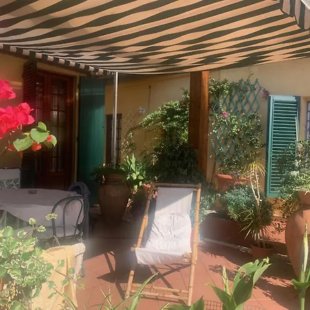 Ferienwohnung La Terrazza Da Ernestina Lucca Exterior foto